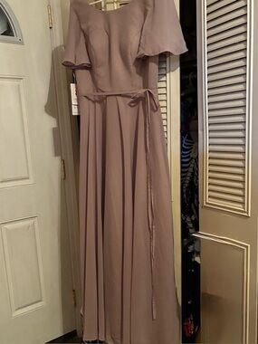 New with tags tan Flutter-Sleeve formal Maxi Dress. Women’s size 14.
